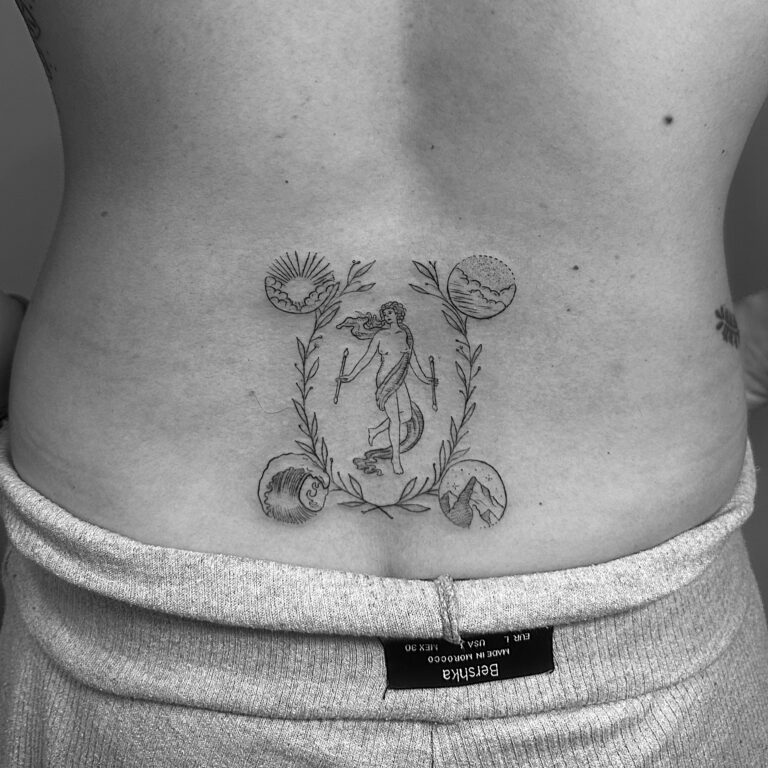Tatuaje en línea fina de diosa con 4 elementos en la espalda